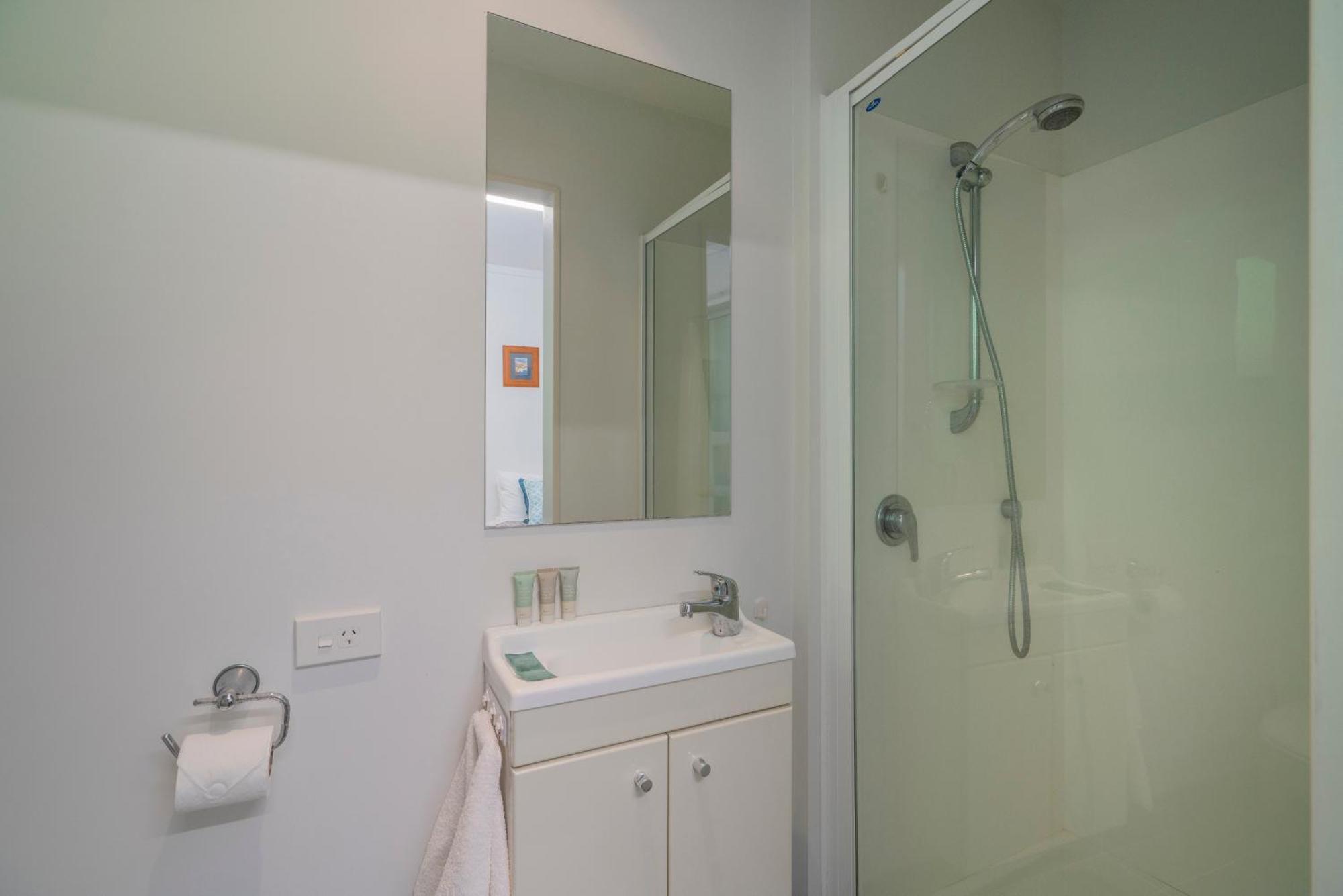 Ocean Serenity Apartments Whitianga Exterior photo